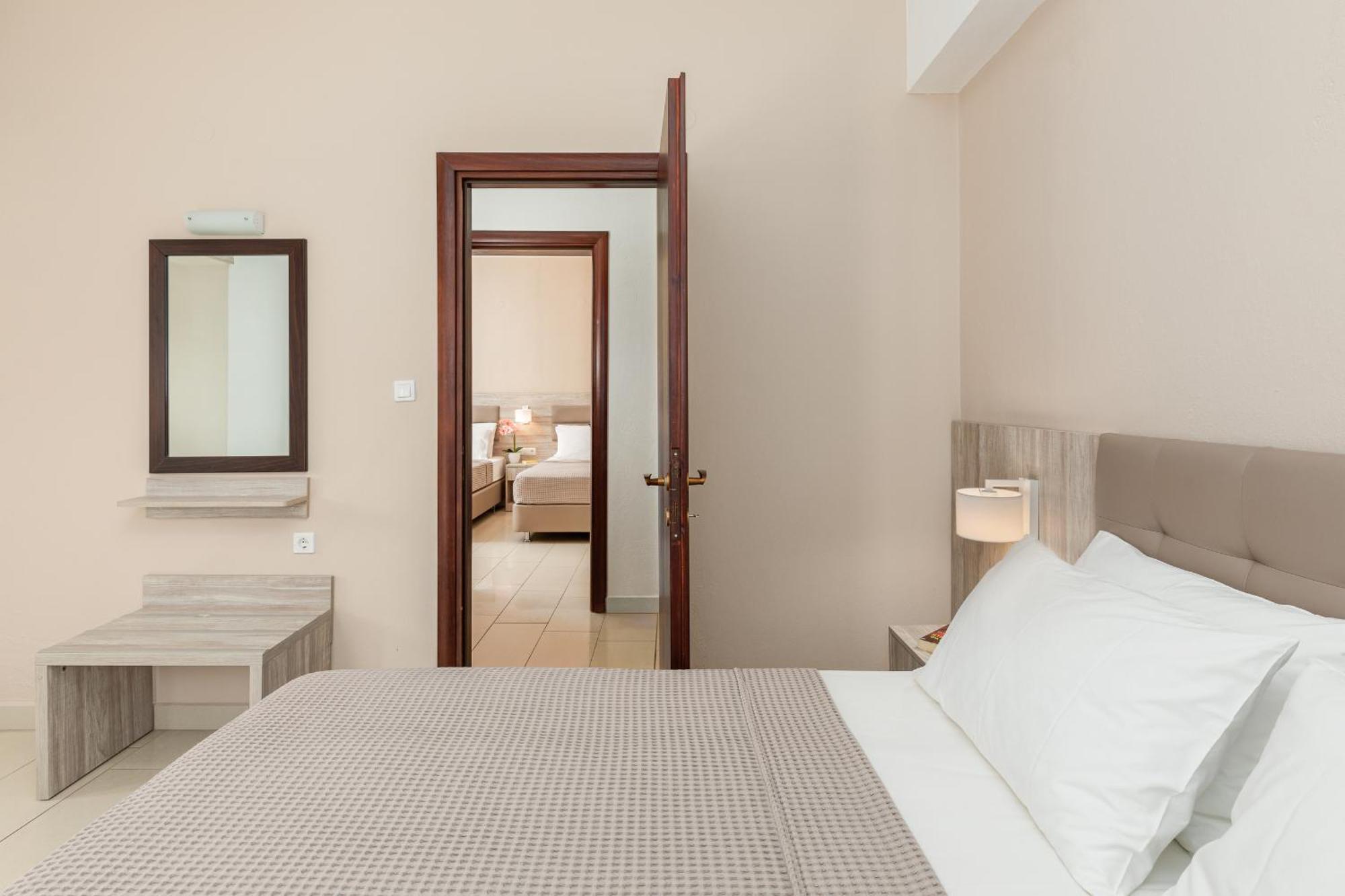 Hotel Grekas Neoi Poroi Bagian luar foto