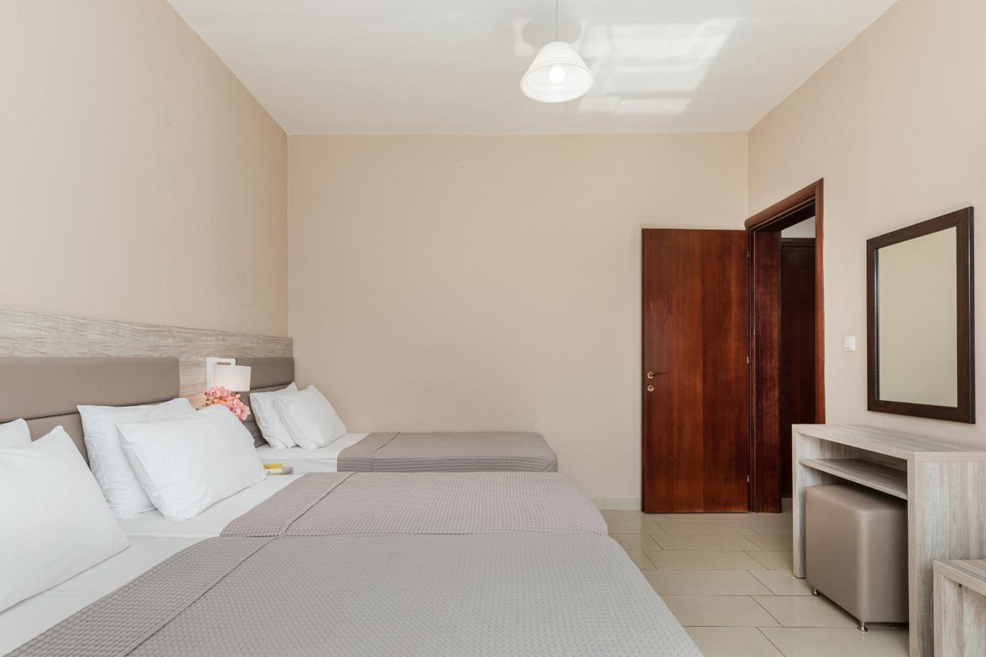 Hotel Grekas Neoi Poroi Bagian luar foto
