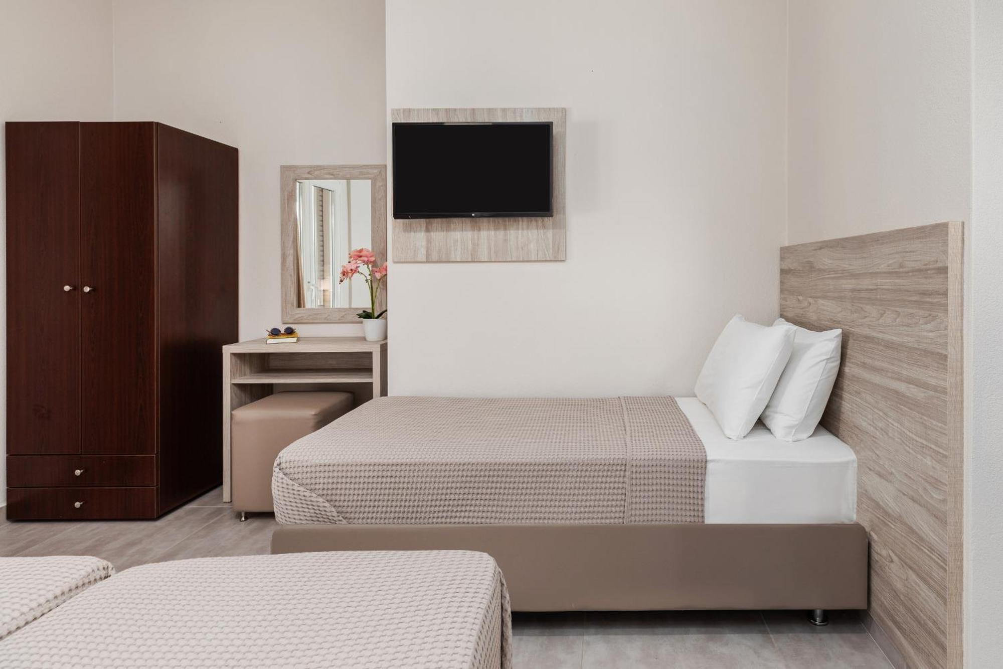 Hotel Grekas Neoi Poroi Bagian luar foto
