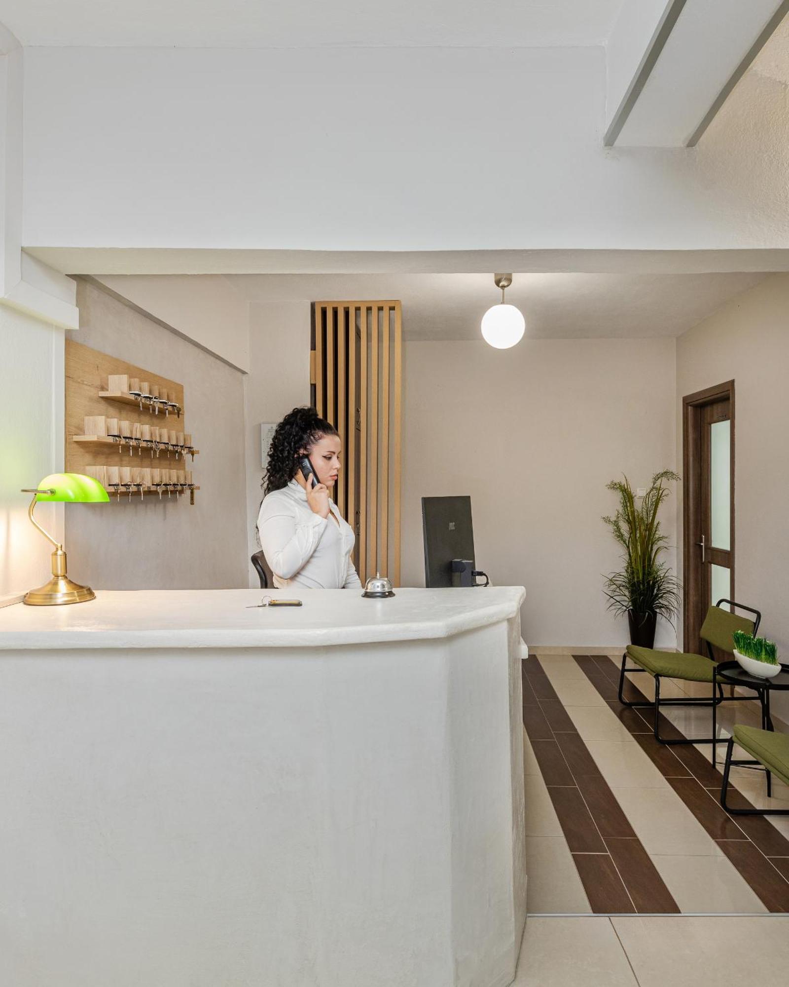 Hotel Grekas Neoi Poroi Bagian luar foto