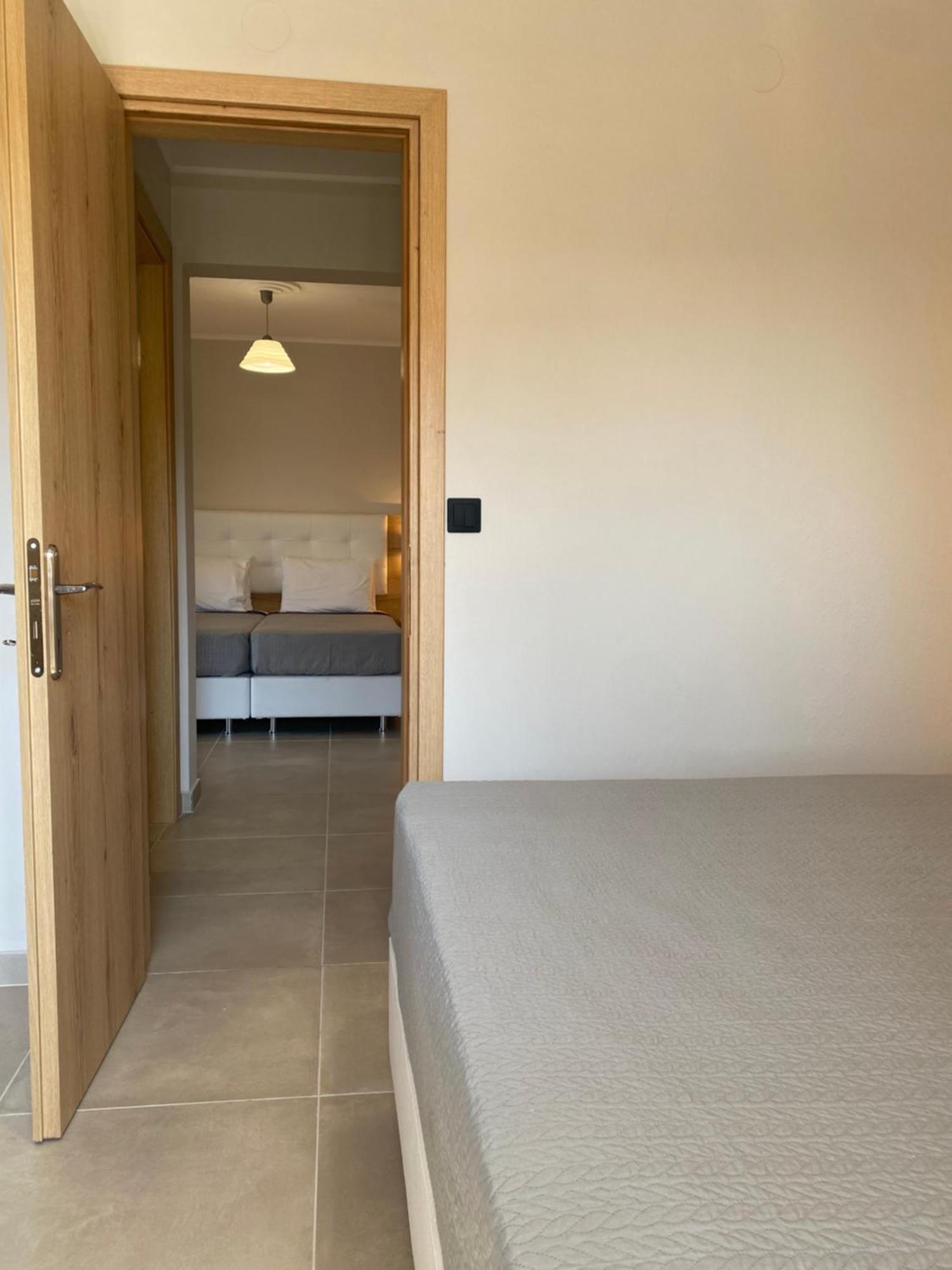 Hotel Grekas Neoi Poroi Bagian luar foto