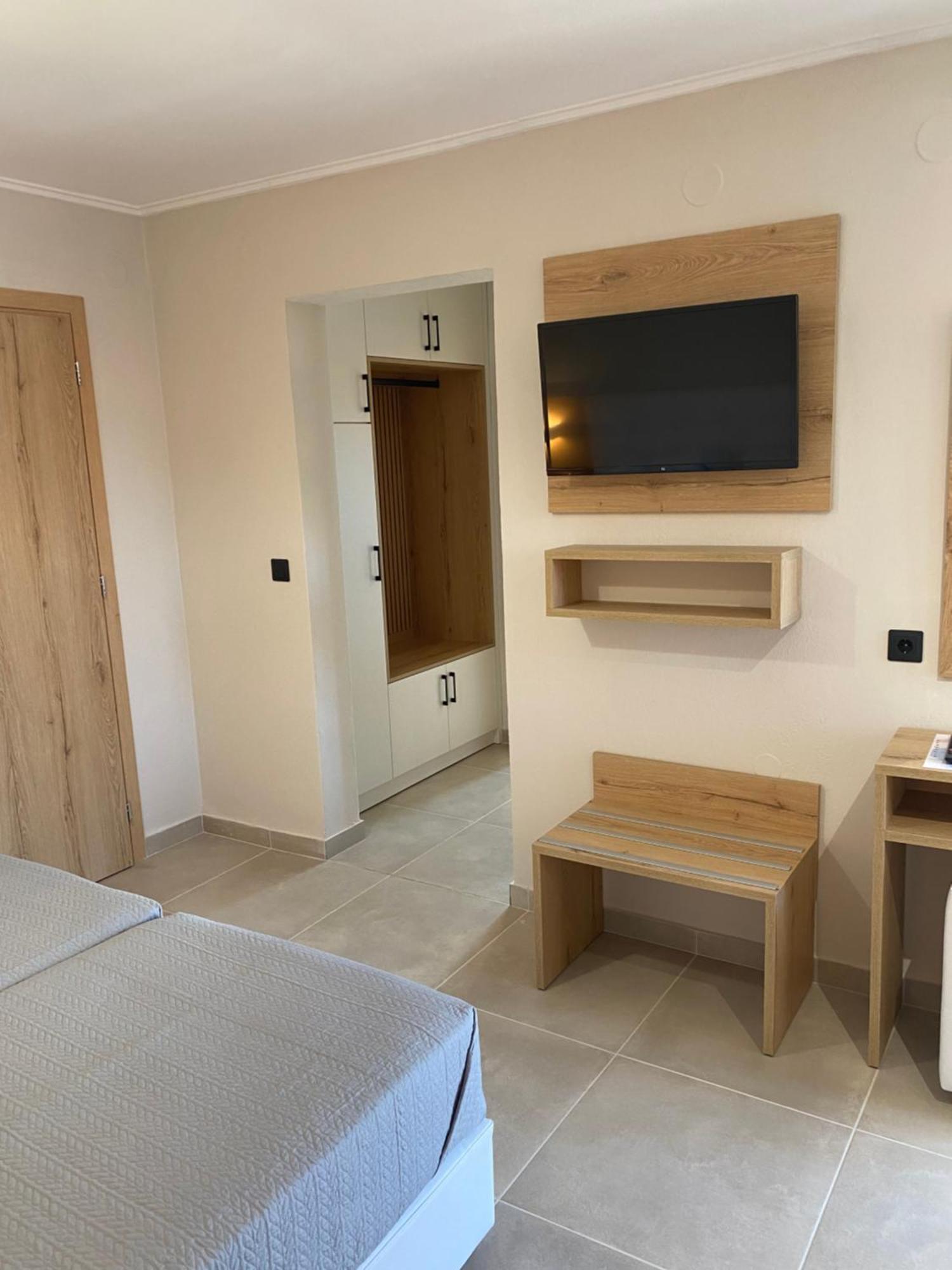 Hotel Grekas Neoi Poroi Bagian luar foto